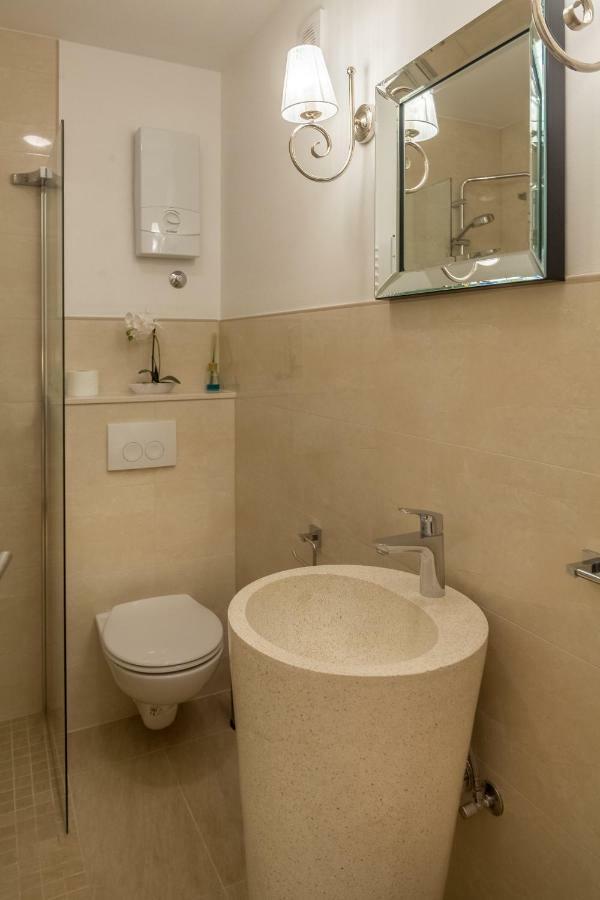 Apartments Villa Lux Dugi Rat Extérieur photo